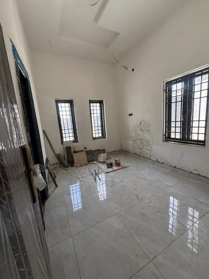 5bdrm Duplex in Ochacho, Life Camp for sale in Life Camp