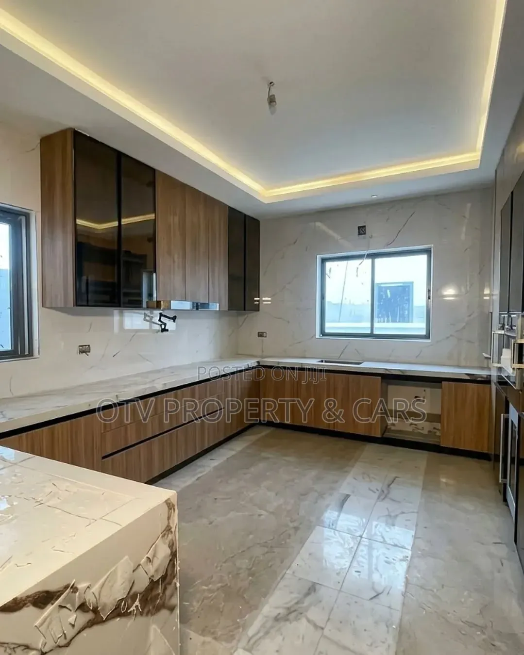 5bdrm Duplex in Banana Island for sale in Banana Island