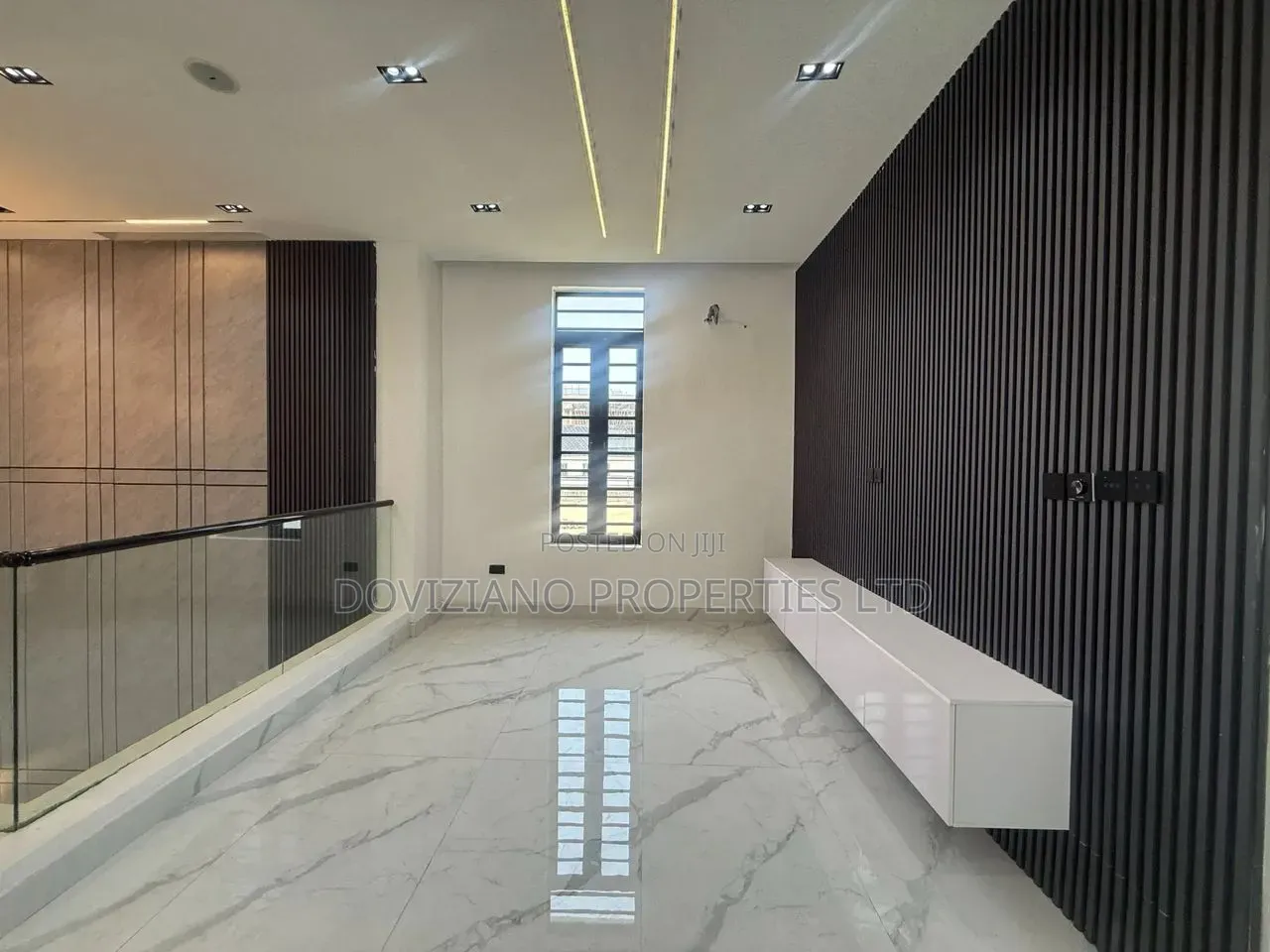 5bdrm Duplex in Lekki Phase 1 for sale in Lekki Phase 1