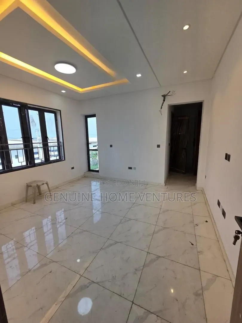 4bdrm Duplex in Ogudu Gra for sale in Ogudu GRA