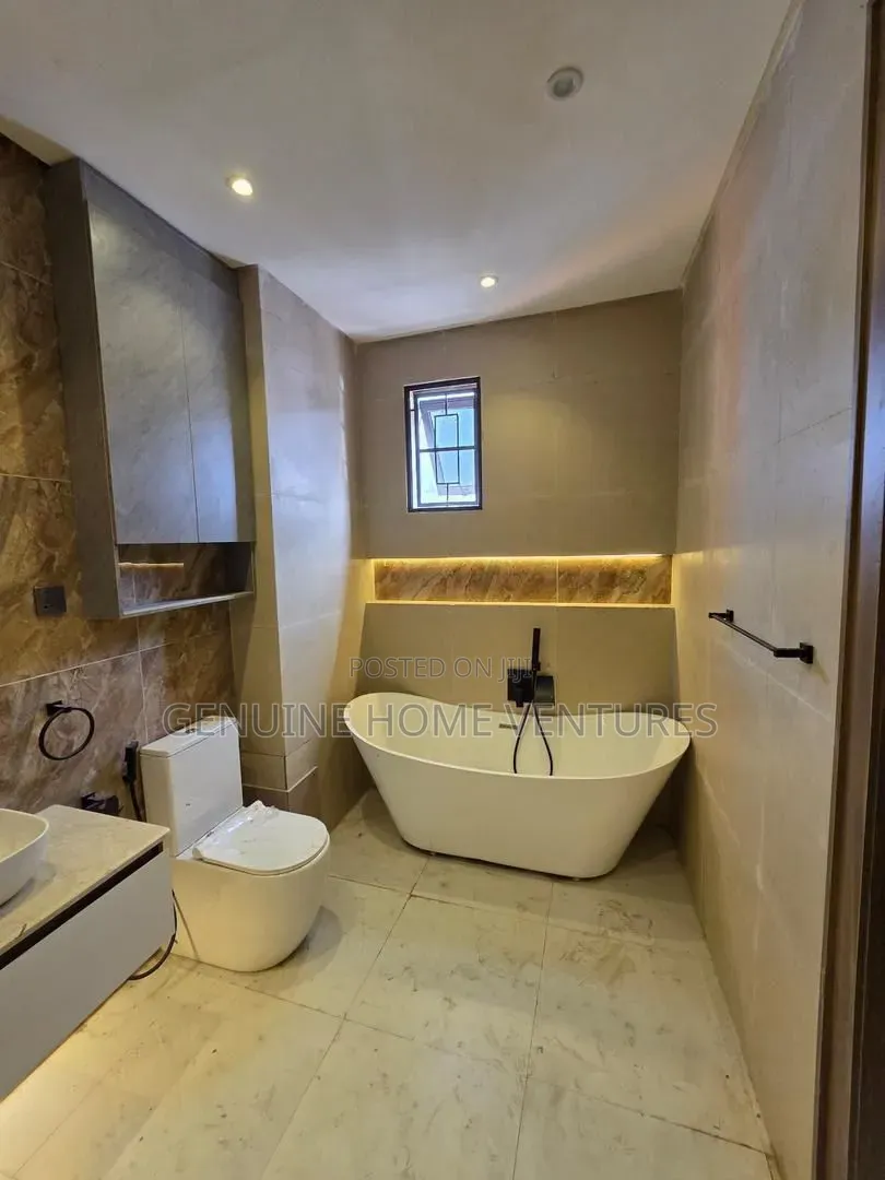 4bdrm Duplex in Ogudu Gra for sale in Ogudu GRA