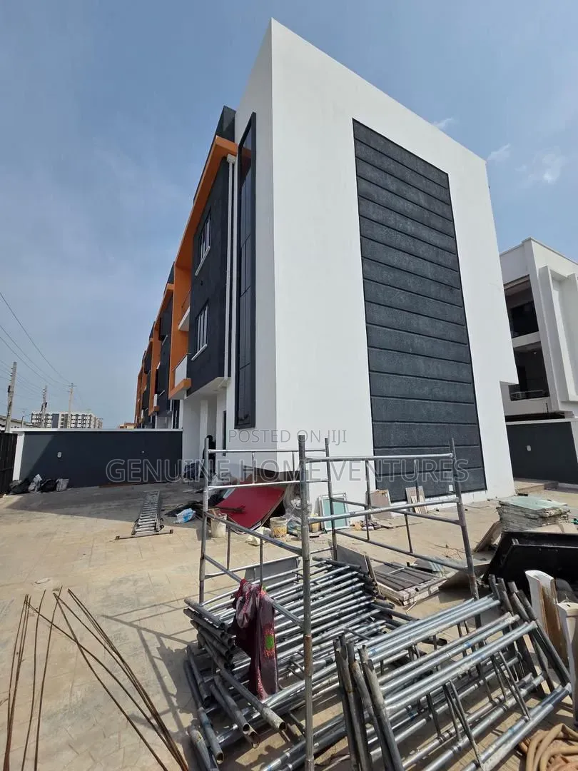 4bdrm Duplex in Ogudu Gra for sale in Ogudu GRA