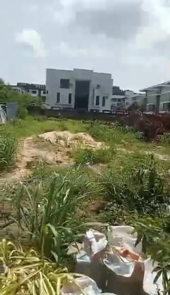 500sqm Plot Of Land In Banana Island in Banana Island
