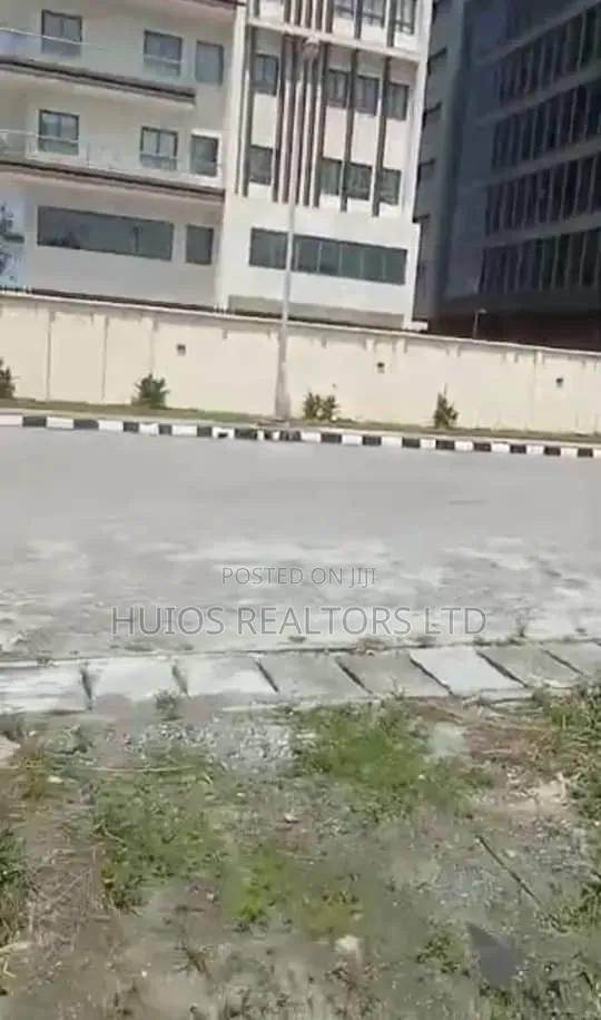 500sqm Plot Of Land In Banana Island in Banana Island