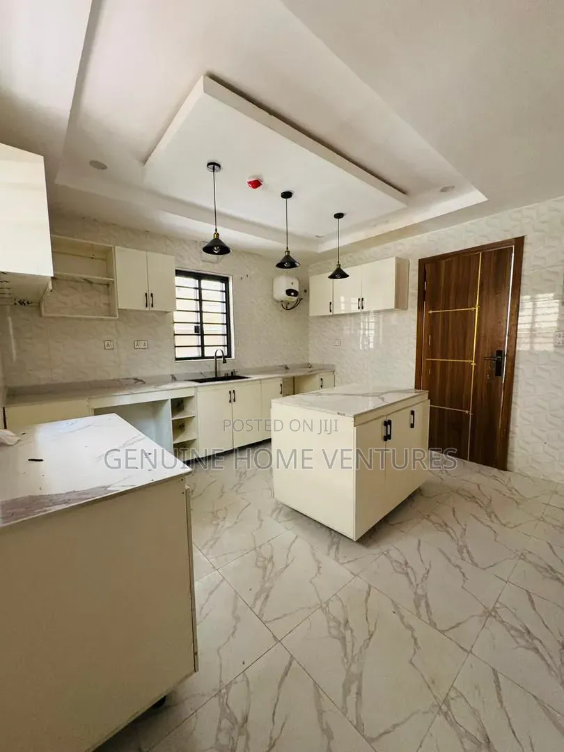 5bdrm Duplex in Omole Phase One for sale in Omole Phase 1