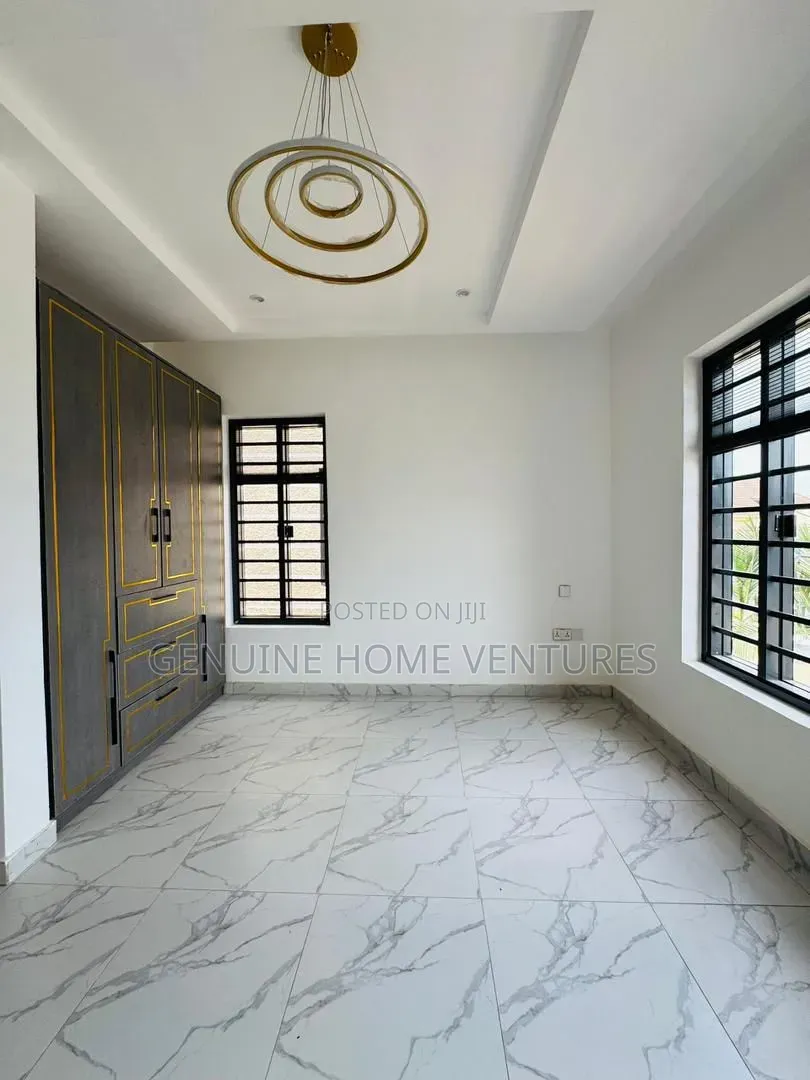 5bdrm Duplex in Omole Phase One for sale in Omole Phase 1