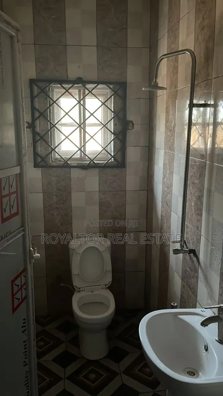 1bdrm Apartment in Royaltor Real Estate, Benin City for rent in Benin City