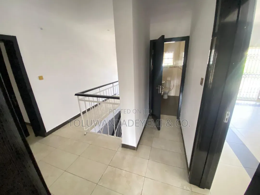 3bdrm Apartment in Lekki Phase 1 for rent in Lekki Phase 1