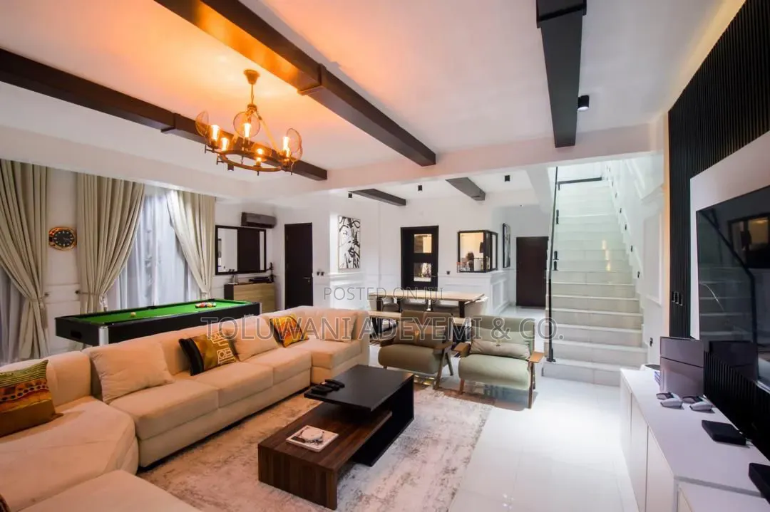 Furnished 3bdrm Maisonette in Lekki Phase 1 for rent in Lekki Phase 1