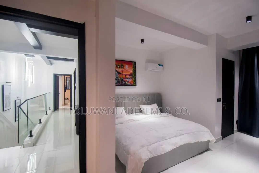 Furnished 3bdrm Maisonette in Lekki Phase 1 for rent in Lekki Phase 1