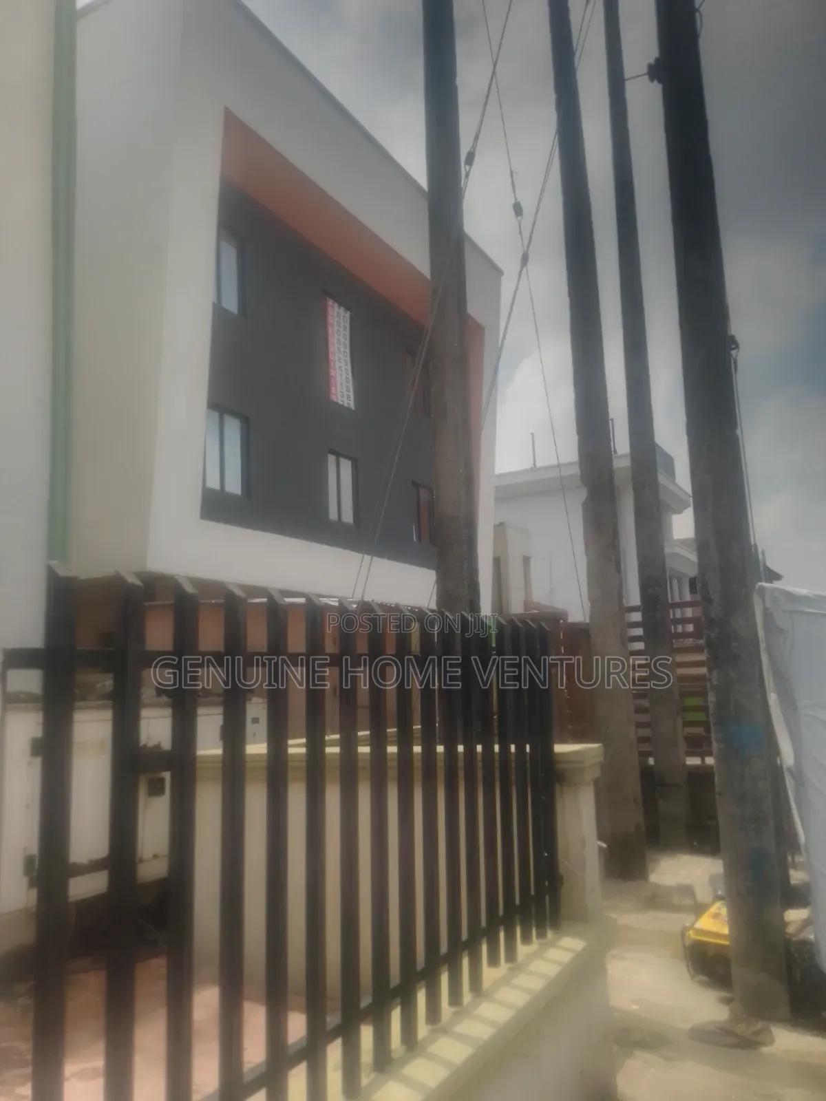 Whole 2 Storey Building in Commercial Area Ikorodu for Lease in Ikorodu Garage