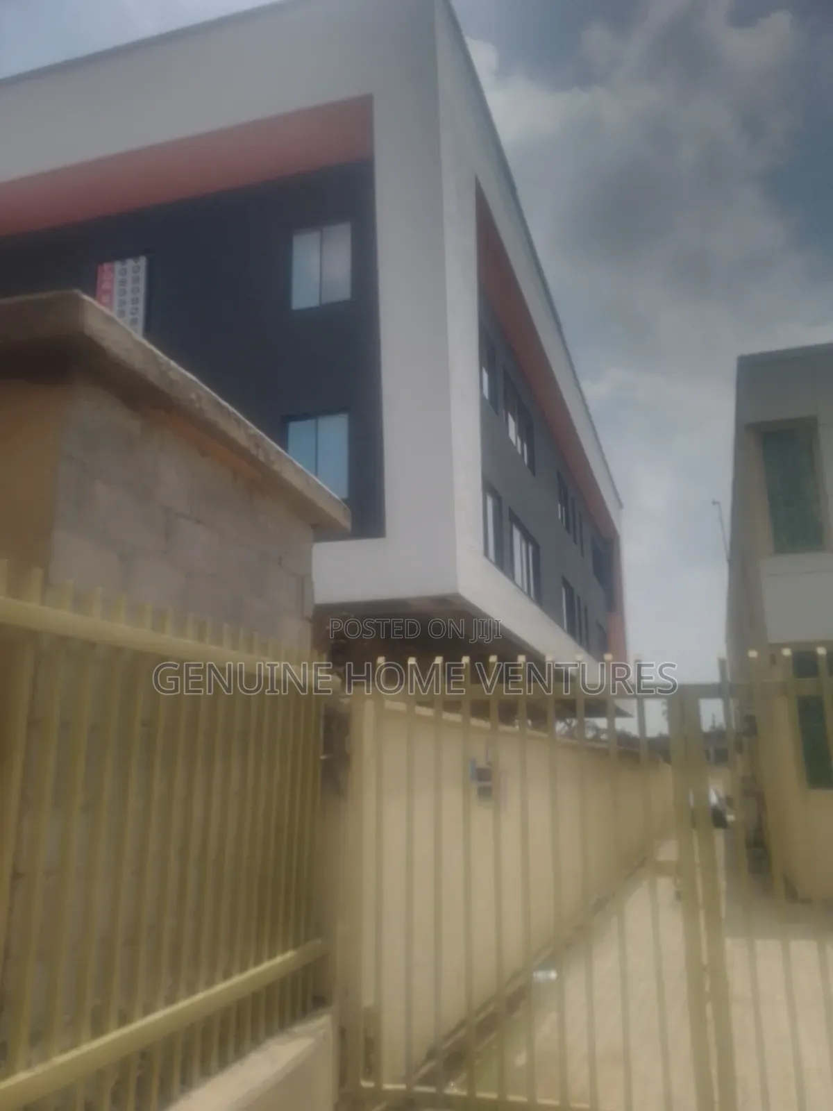 Whole 2 Storey Building in Commercial Area Ikorodu for Lease in Ikorodu Garage