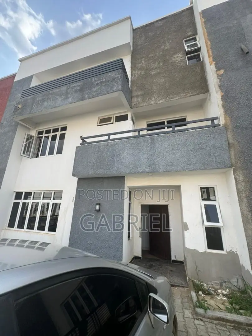 4bdrm Duplex in Dantata Estate, Gwarinpa for rent in Gwarinpa
