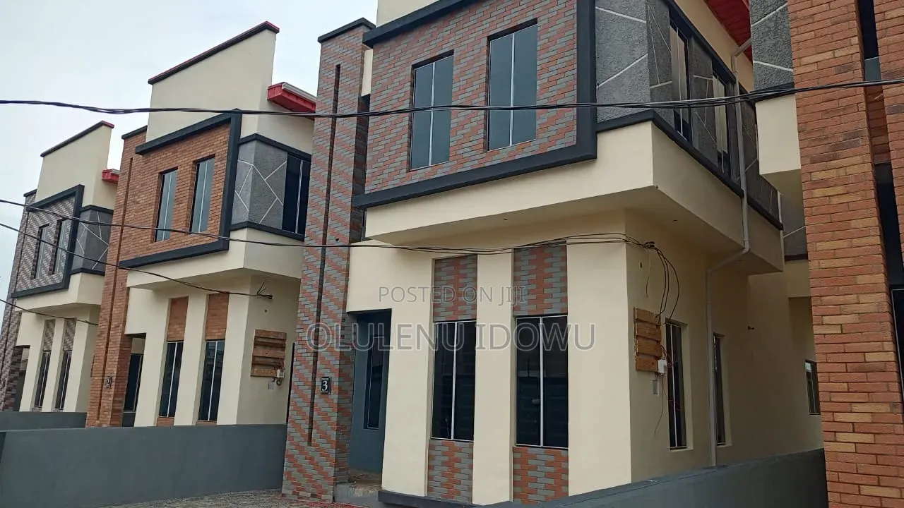 Furnished 4bdrm Duplex in Gowon Estate, Egbeda / Egbeda for sale in Egbeda / Egbeda