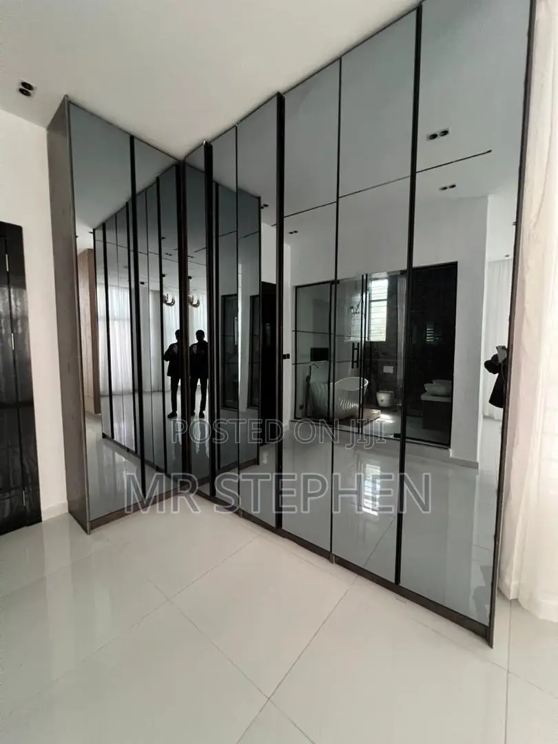 Furnished 5bdrm Bungalow in Chevron for sale in Chevron