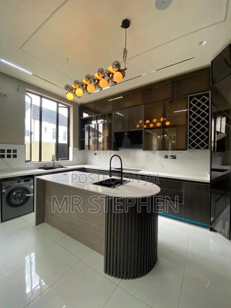 Furnished 5bdrm Duplex in Lekki Phase 1 for sale in Lekki Phase 1