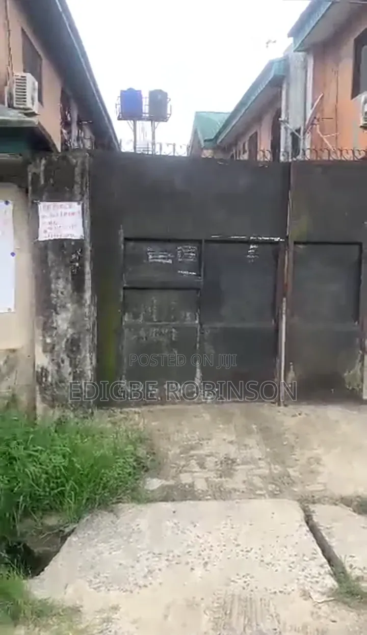 19bdrm Duplex in Bendel Estate, Warri for sale in Warri