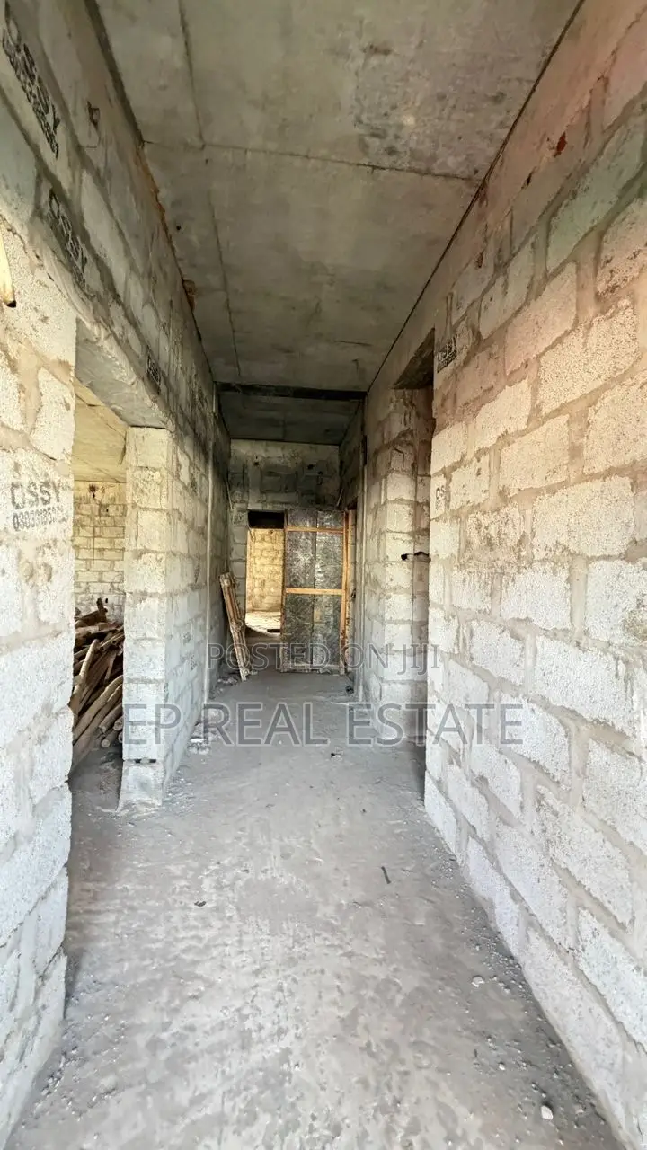 5bdrm Duplex in Dakwo District for sale in Dakwo District
