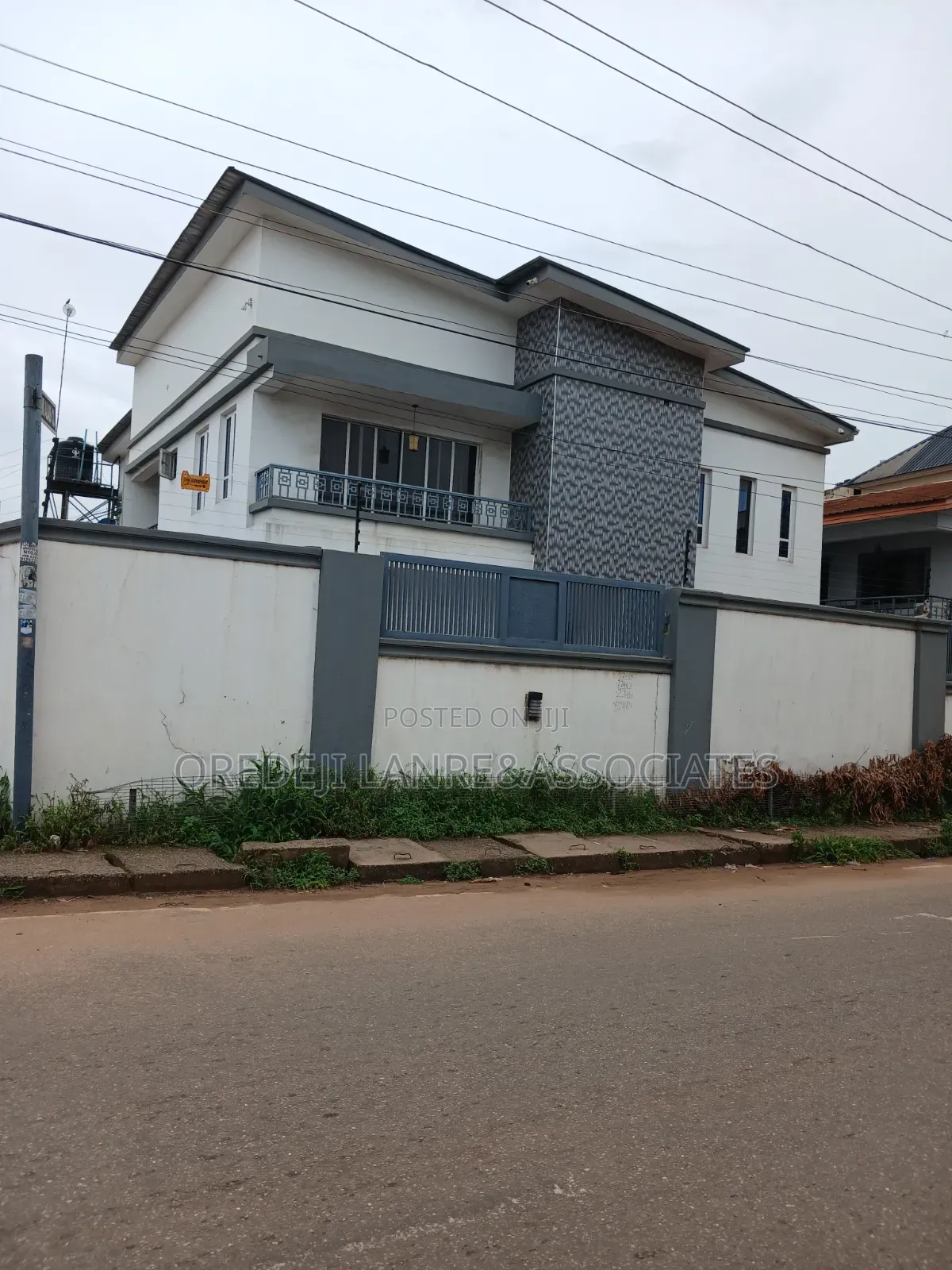 8bdrm Duplex in Jibowu Estate, Abule Egba for sale in Abule Egba