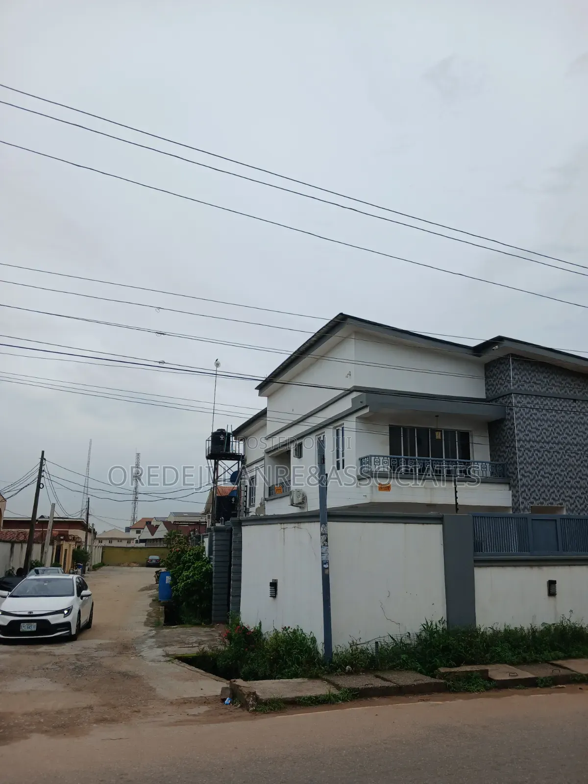 8bdrm Duplex in Jibowu Estate, Abule Egba for sale in Abule Egba