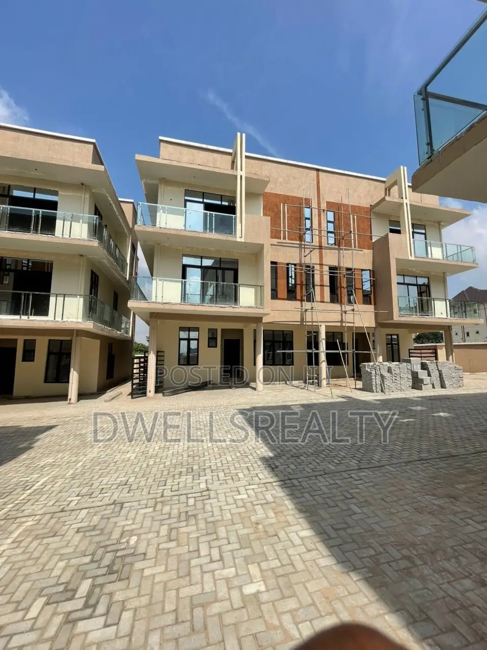 5bdrm Duplex in Ajwa, Kaura for sale in Kaura