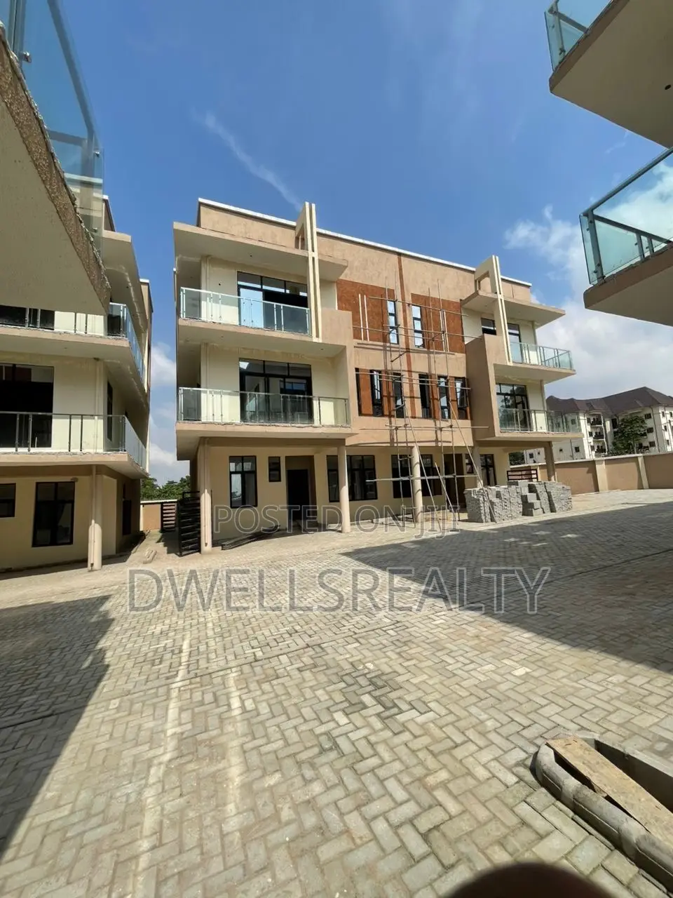 5bdrm Duplex in Ajwa, Kaura for sale in Kaura
