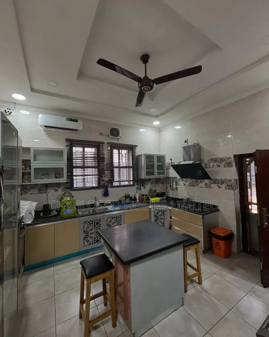 Furnished 6bdrm Duplex in Uzoba for sale in Uzoba