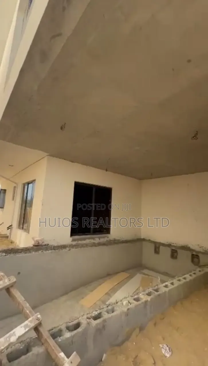 5bdrm Duplex in Lekki Phase 1 for sale in Lekki Phase 1