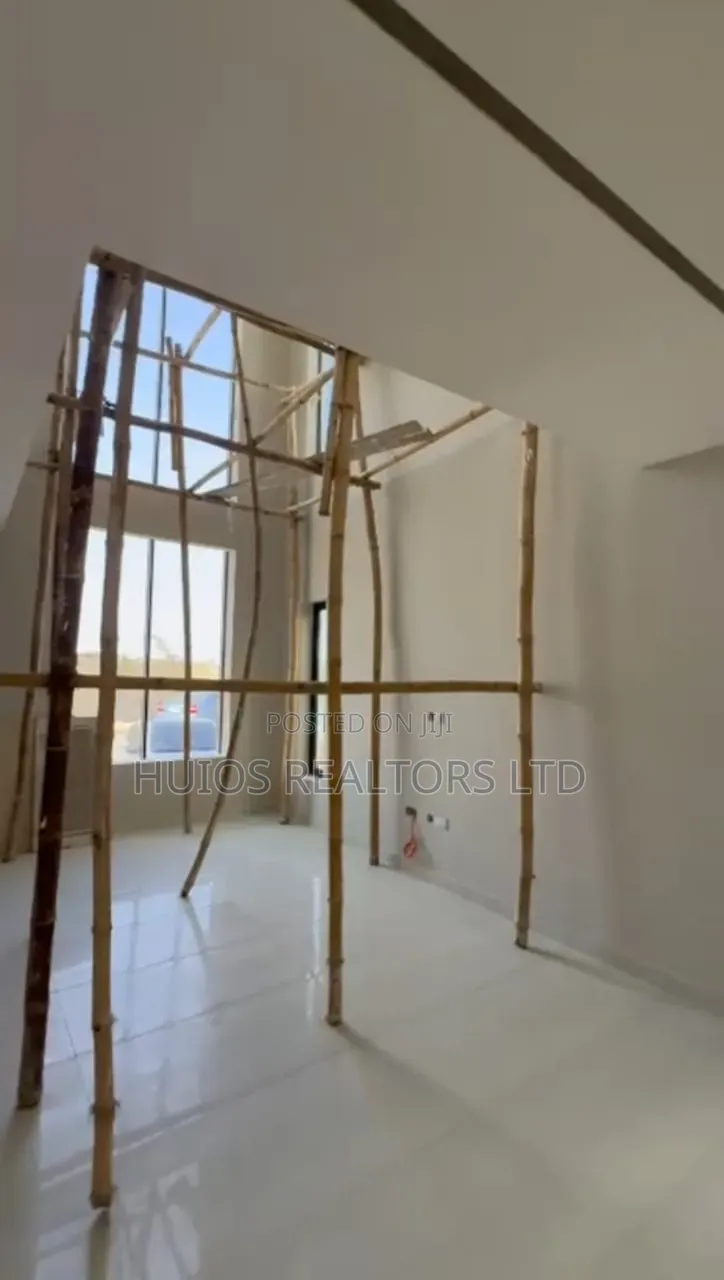 5bdrm Duplex in Lekki Phase 1 for sale in Lekki Phase 1