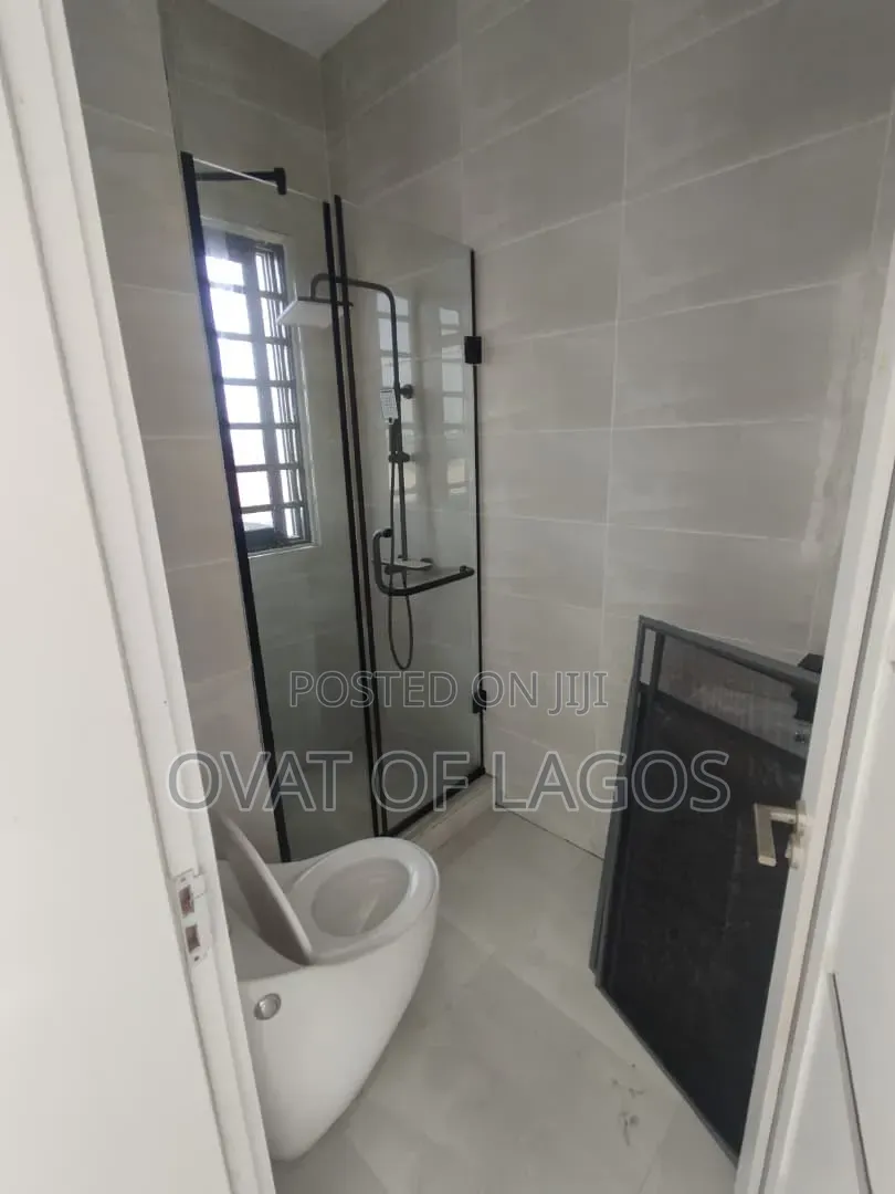 3bdrm Apartment in Lekki Phase 1 for rent in Lekki Phase 1