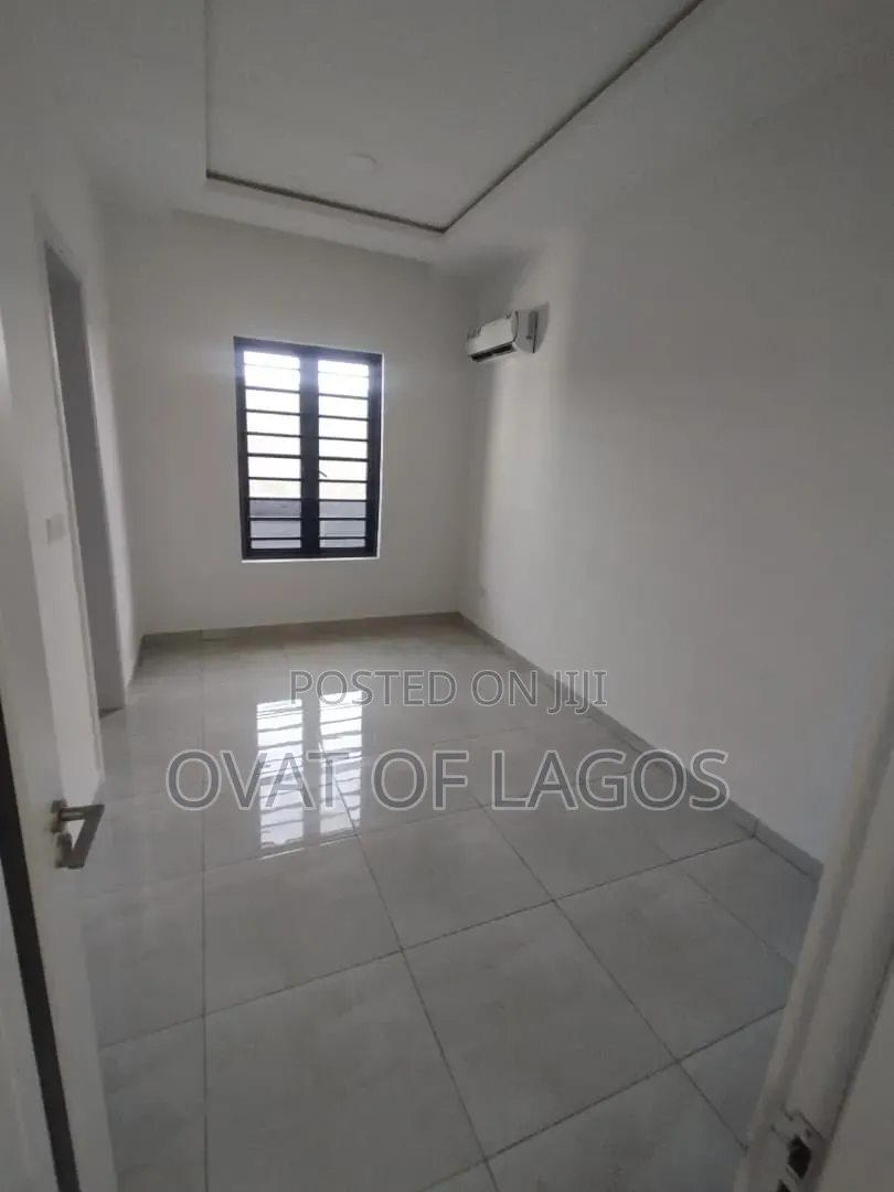 3bdrm Apartment in Lekki Phase 1 for rent in Lekki Phase 1