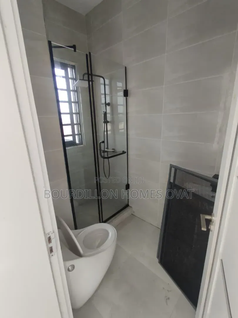 3bdrm Apartment in Lekki Phase 1 for rent in Lekki Phase 1