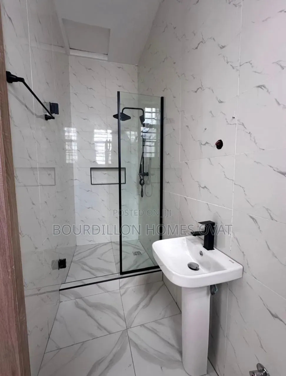4bdrm Duplex in Chevron Lekki Lagos for sale in Chevron