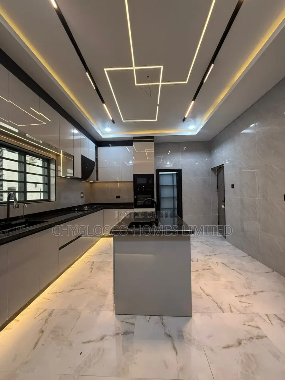 4bdrm Duplex in Rukpokwu for sale in Rukpokwu