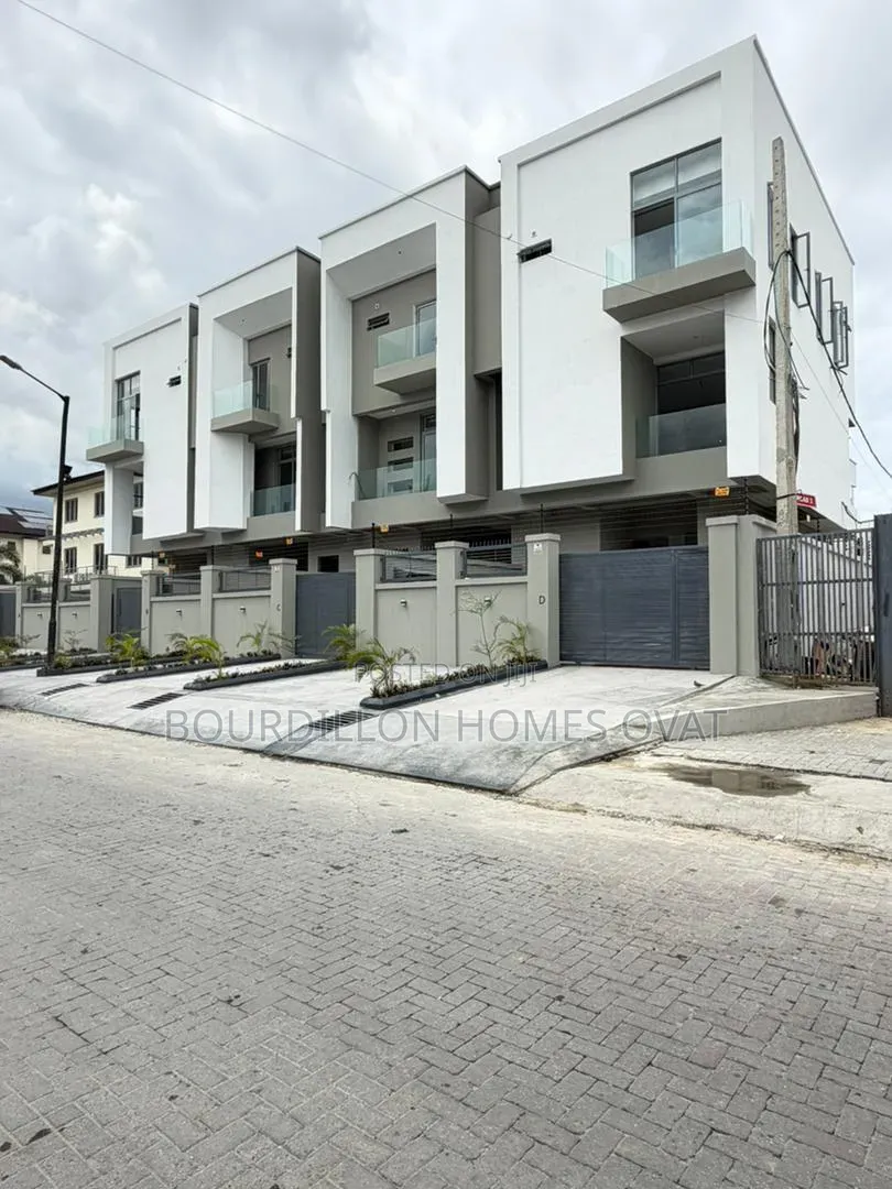 4bdrm Duplex in Lekki Phase 1 Lagos for sale in Lekki Phase 1