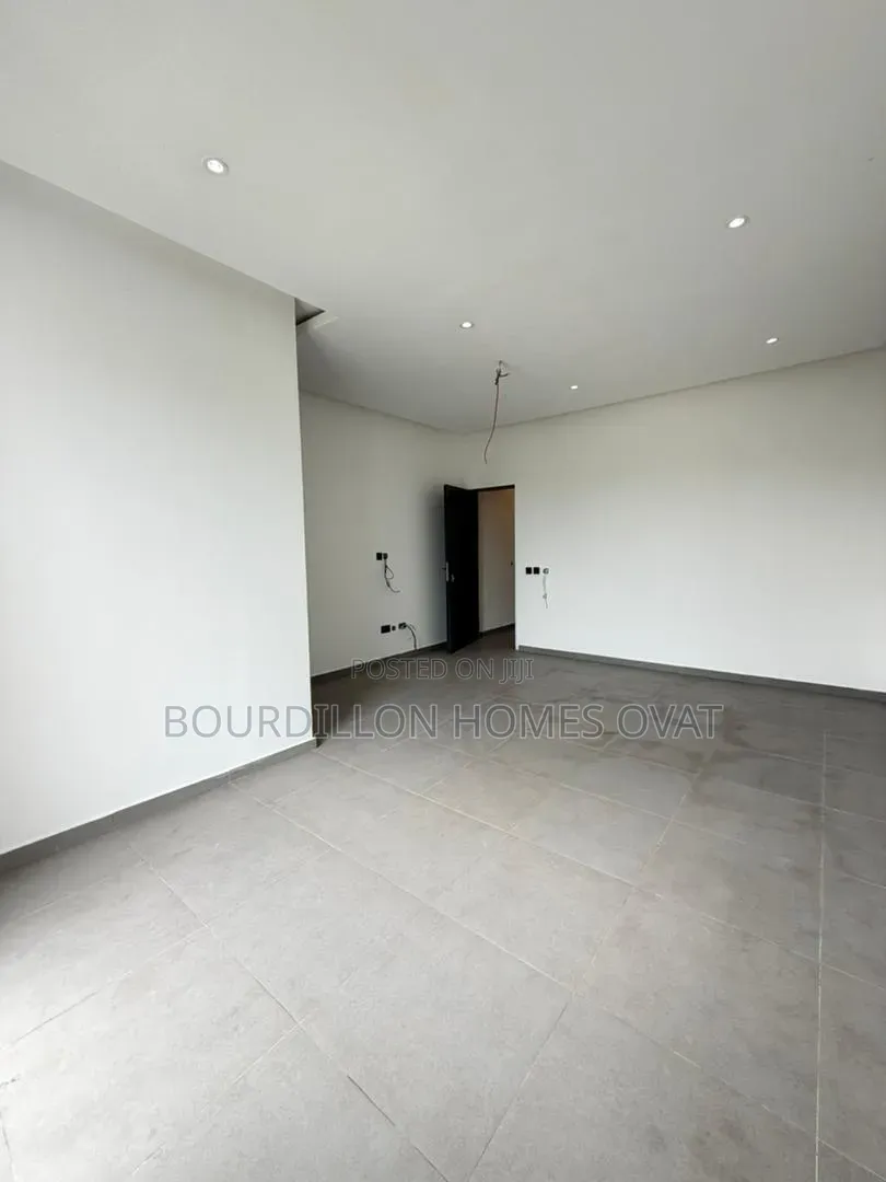 4bdrm Duplex in Lekki Phase 1 Lagos for sale in Lekki Phase 1