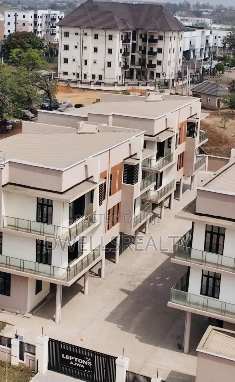 5bdrm Duplex in Ajwa, Kaura for sale in Kaura