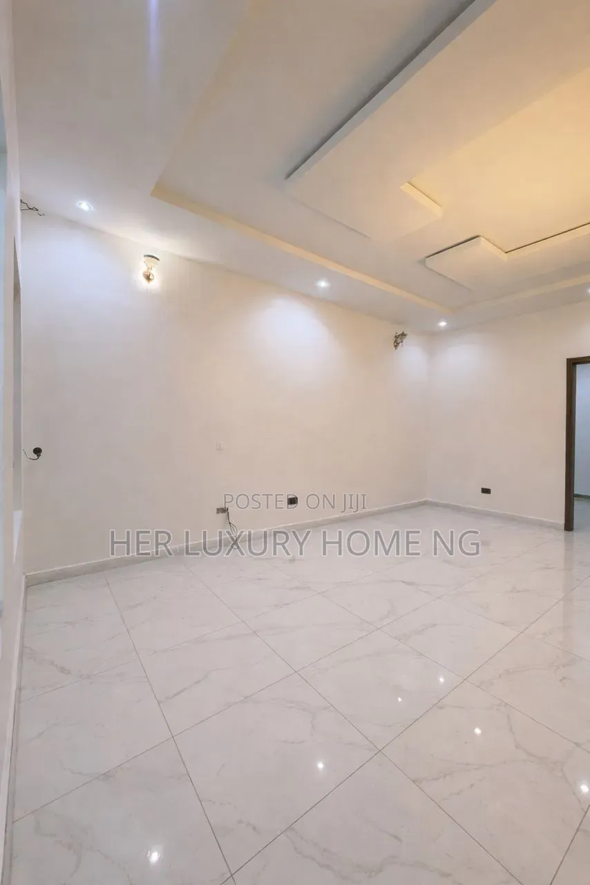 1bdrm Apartment in Royal Pine Estate, Lekki for rent in Lekki