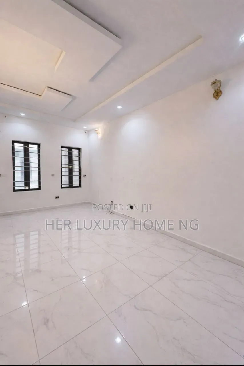 1bdrm Apartment in Royal Pine Estate, Lekki for rent in Lekki