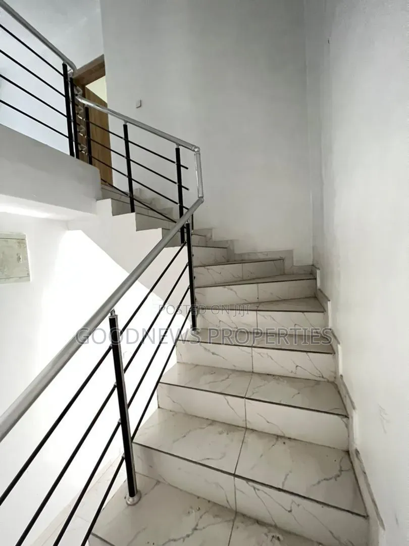 4bdrm Duplex in Orchid Road, Ikota for rent in Ikota