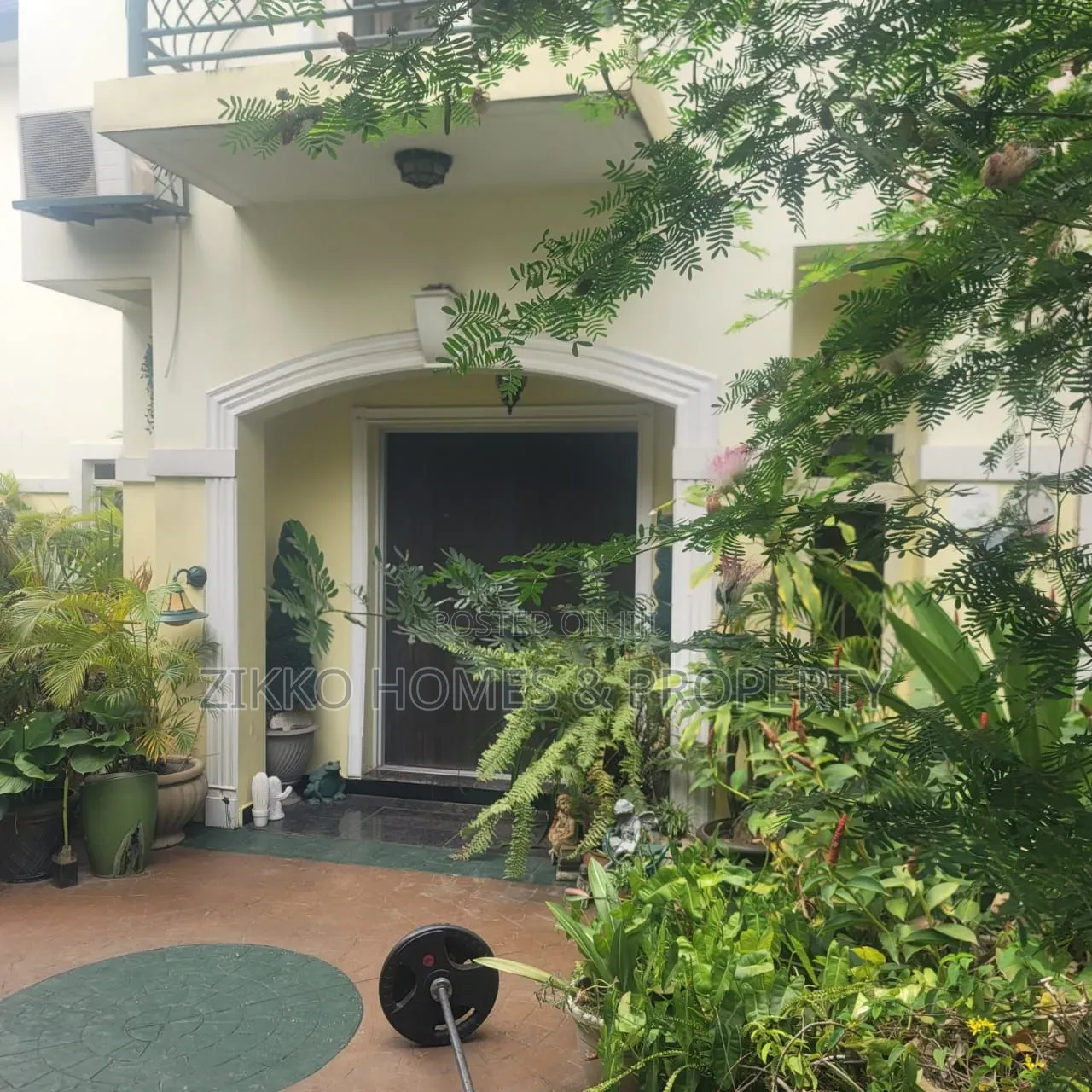 4bdrm Duplex in Vgc for sale in VGC / Ajah