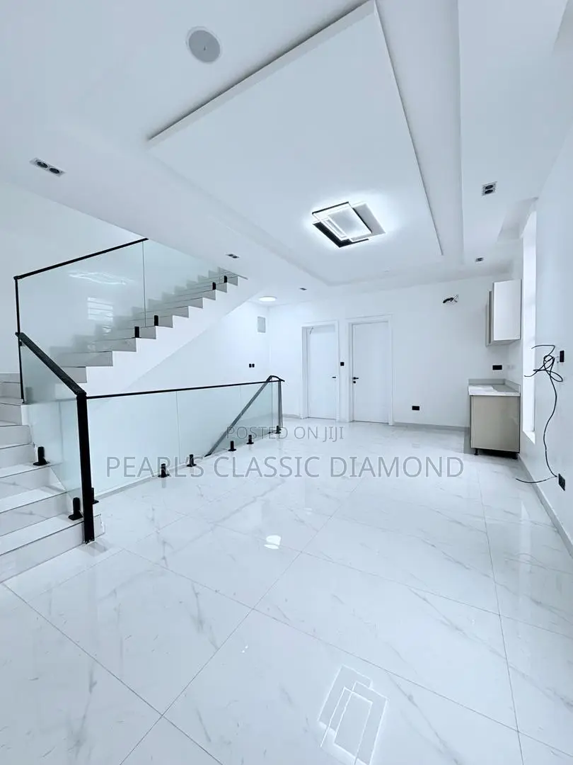 5bdrm House in Lekki County for sale in Lekki