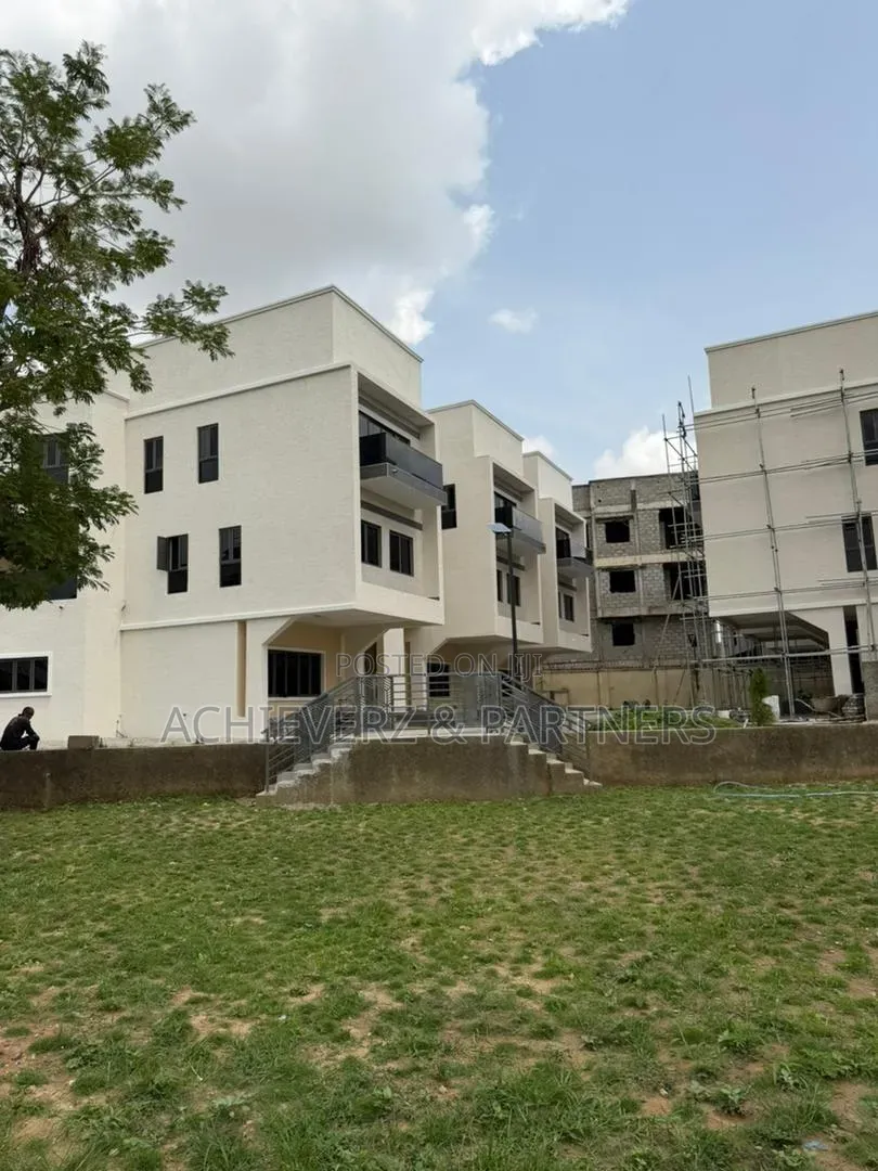 4bdrm Duplex in Asokoro for sale in Asokoro