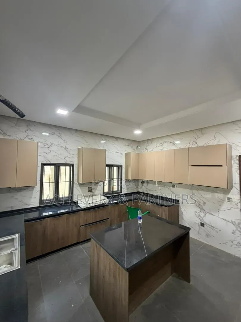 4bdrm Duplex in Asokoro for sale in Asokoro
