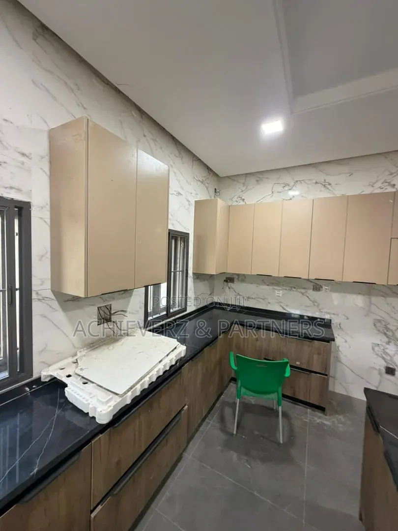 4bdrm Duplex in Asokoro for sale in Asokoro