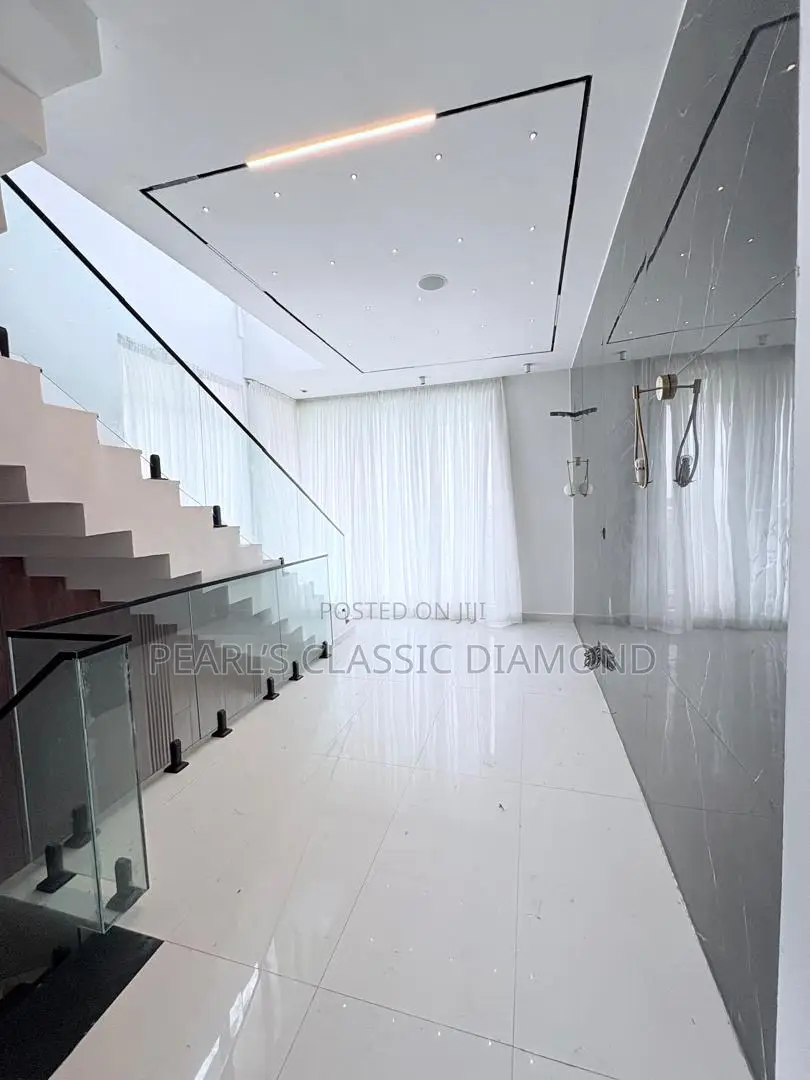 5bdrm Duplex in Ikate for sale in Ikate