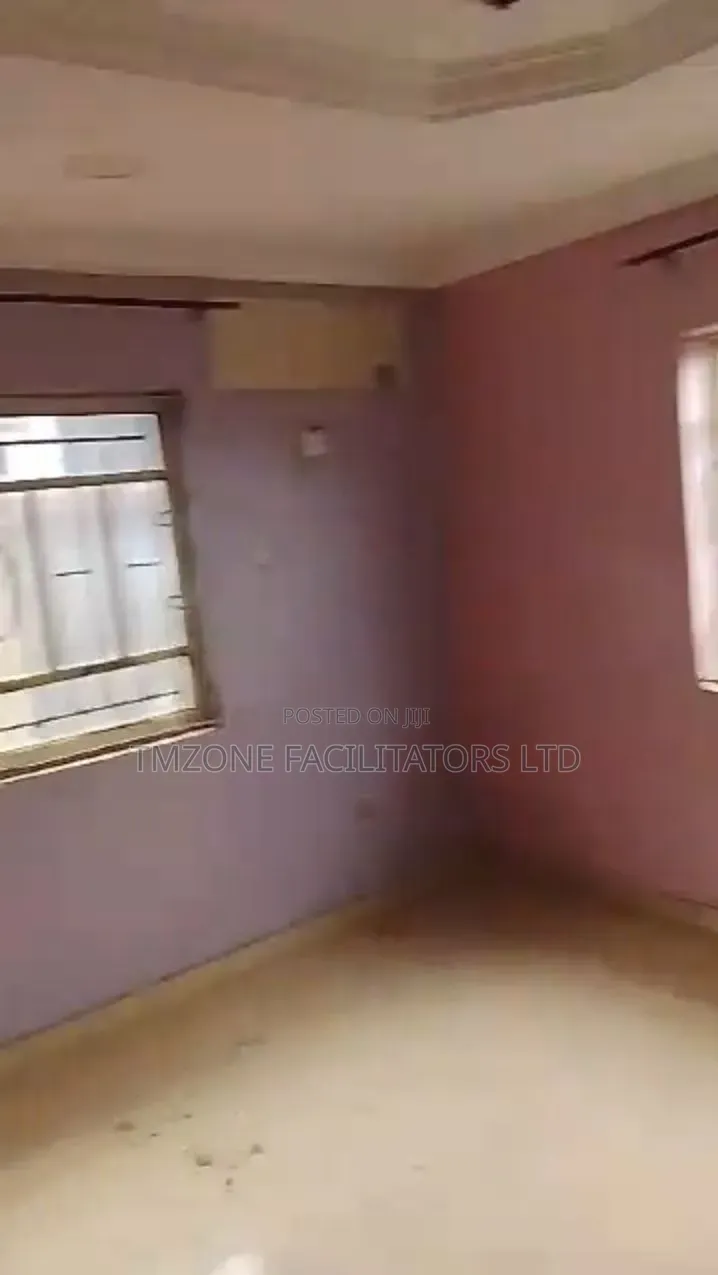 3bdrm Bungalow in Ifedowapo for sale in Ayetoro