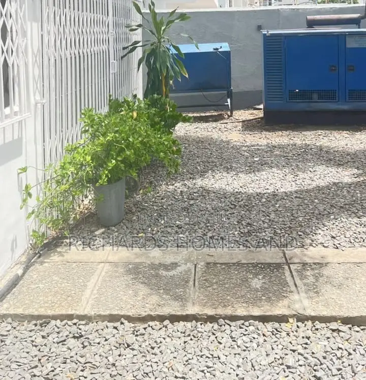 5 Bedrooms Commercial Property For Rent In Ikoyi in Old Ikoyi