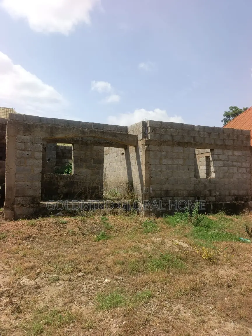 2bdrm Bungalow in Lugbe District. for sale in Sabon Lugbe