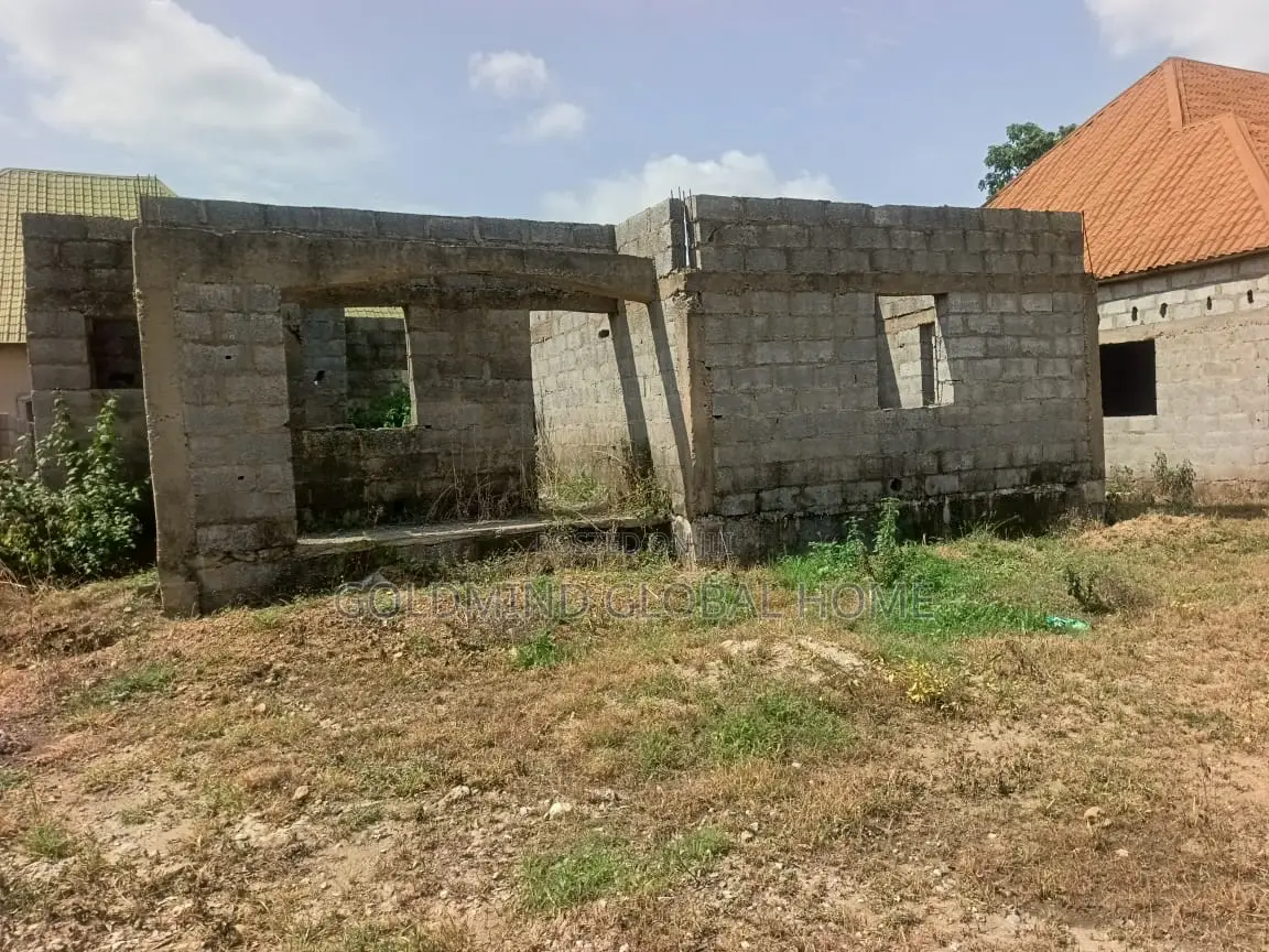 2bdrm Bungalow in Lugbe District. for sale in Sabon Lugbe